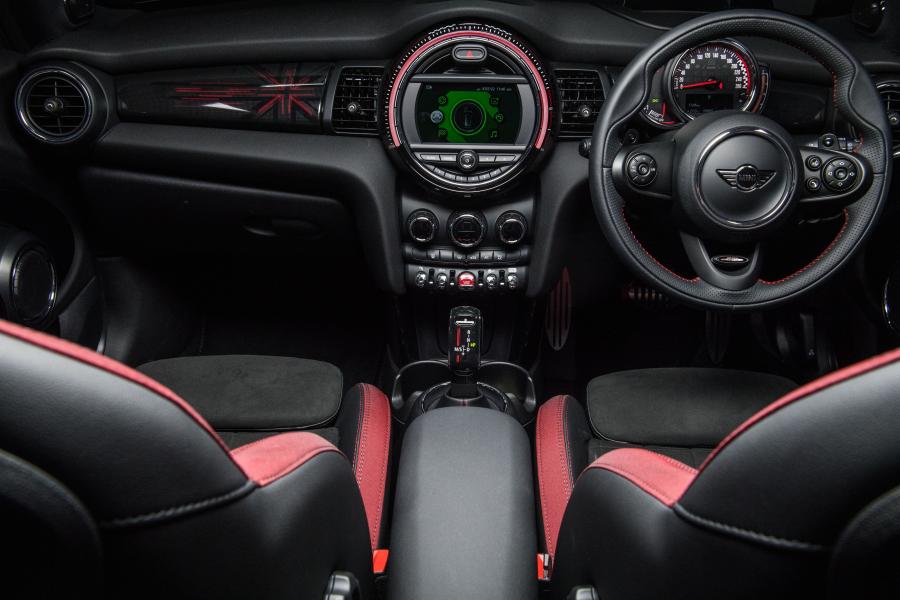 Торпедо Mini John Cooper Works (F56) 2018 года  (SG) (фото 8 из 19)